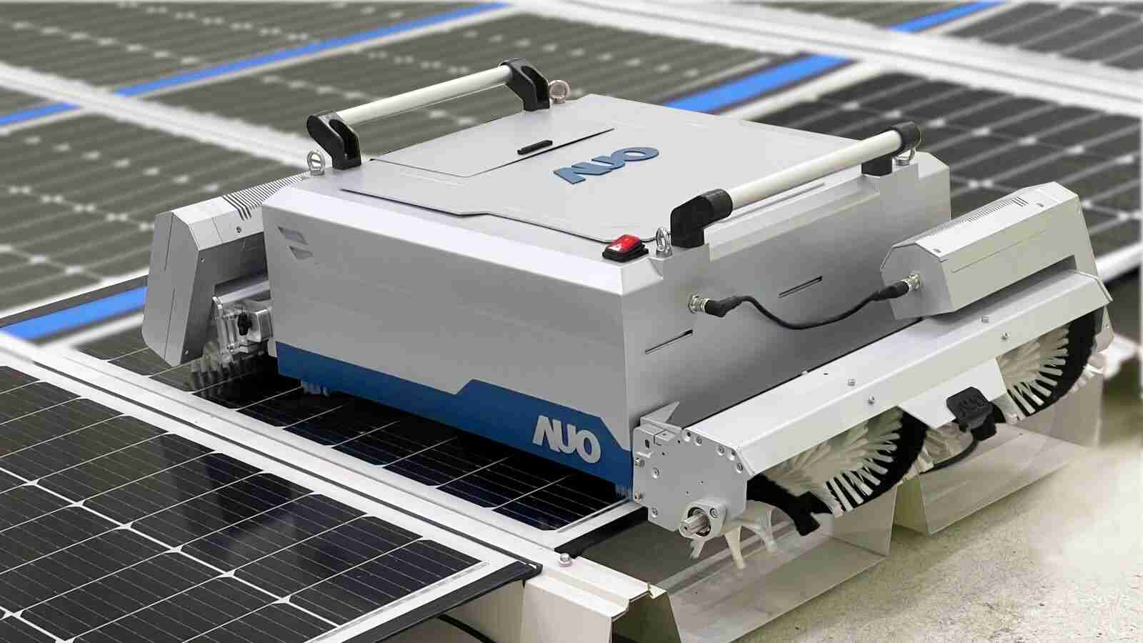 尊龙集团致力EPC场域技术升级，，导入清洁机器人搭配传感器与AI数据分析，，大幅减少维运成本